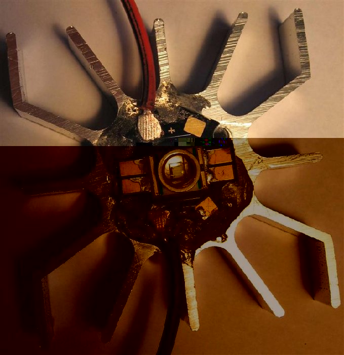 Sieht zwar nicht gut aus, aber es funktioniert und ist z.B für Linsen praktisch (die sonst nicht passen, u.A. wegen Schrauben). WLK ist ziemlich teuer, WLP gibts schon für unter 2 €. Versandkostenfrei im anderen Shop (aber auch bei Reichelt,...). Nicht wundern, ich habe die zwei "Initialen" des Konkurrenzshops entfernt ;-) Daher der schwarze Fleck.<br />Ich hoffe, dass es keinen wirklichen Grund gegen diese Methode gibt... (also nicht, dass mir jetzt jemand prophezeit, dass die LED nicht lange halten wird... :-D )