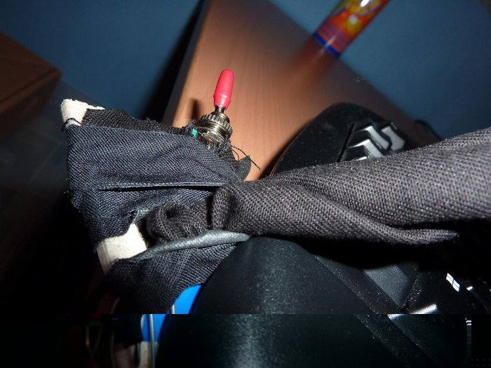 2.JPG (203.8 KiB) 2928 mal betrachtet Hier ist der Schalter mit dem man rot auf weiß wechseln kann