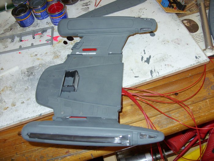 Die Warpgondeln mit einer roten und blauen LED Bild im betreib kommt noch