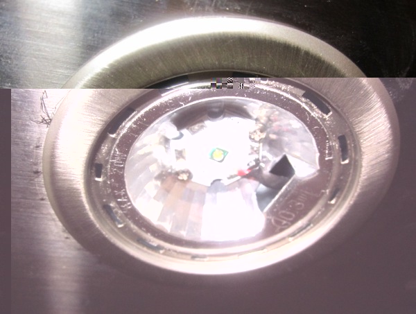 Strahler eingebaut ohne Abdeckung