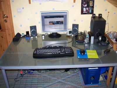 schreibtischml.JPG (61.82 KiB) 20121 mal betrachtet mit licht